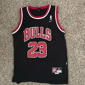 Vintage Nike Chicago Bulls Michael Jordan 23 jersey size medium